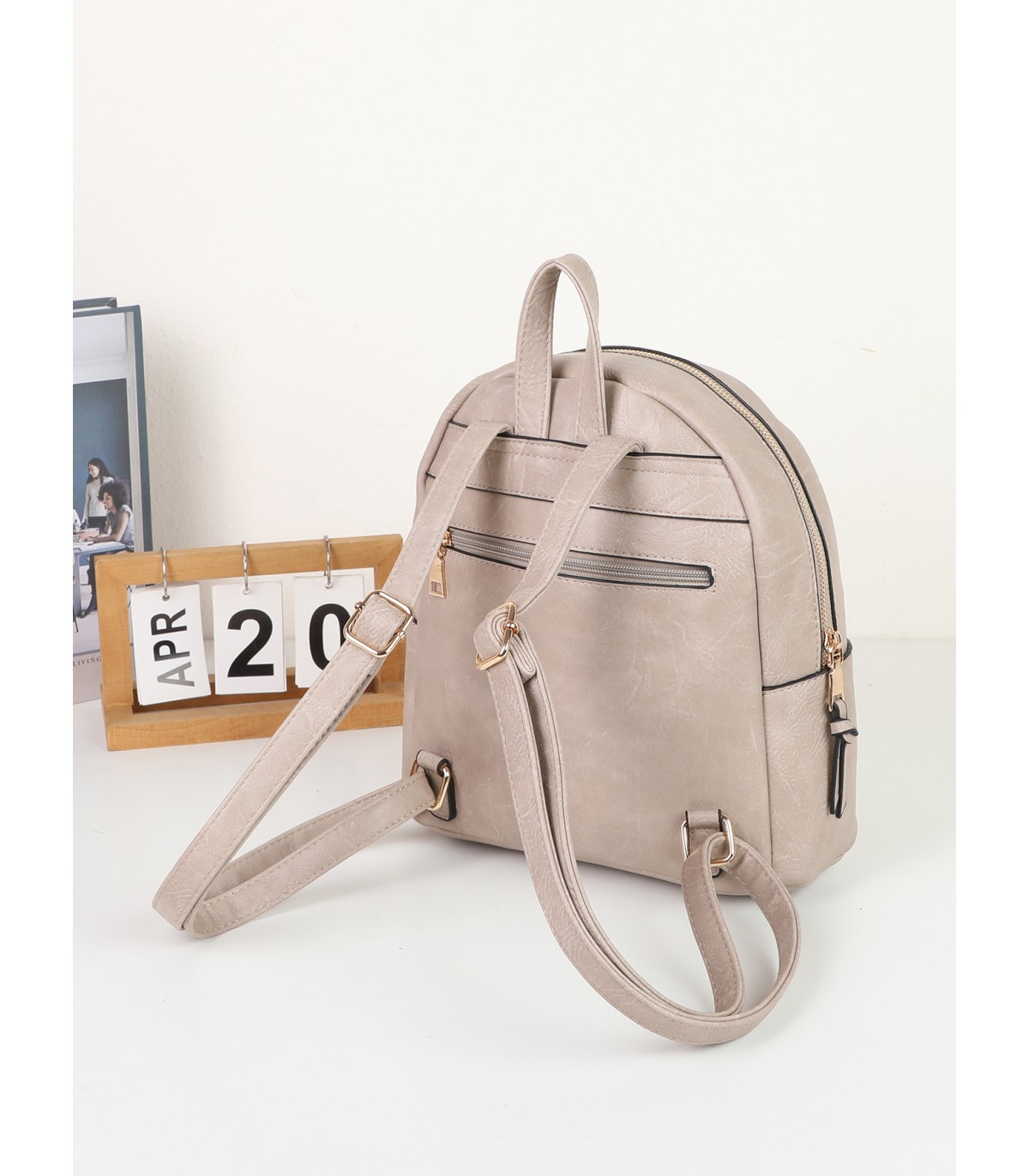 T10725 - Mochila con mandala y bolsillos frontales