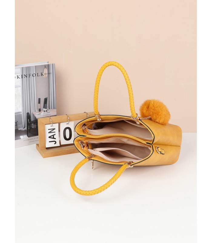 T10735 - Bolso de hombro con pompón y bandolera cierre de cremallera