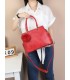 T10735 - Bolso de hombro con pompón y bandolera cierre de cremallera