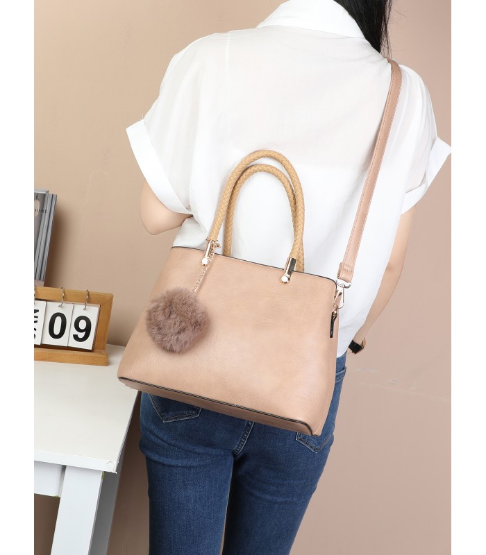 T10735 - Bolso de hombro con pompón y bandolera cierre de cremallera