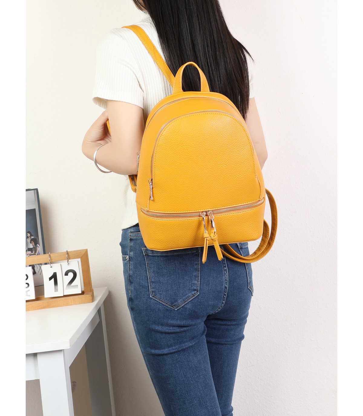 T11551 - Mochila con bolsillo frontal y cremallera