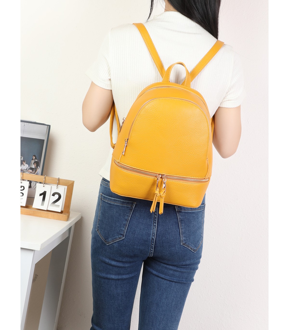 T11551 - Mochila con bolsillo frontal y cremallera