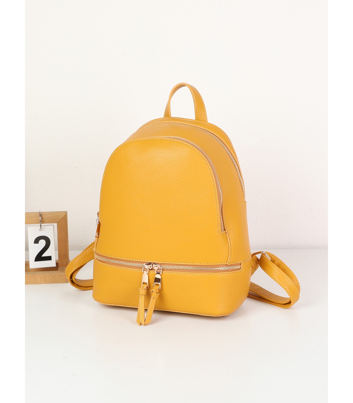 T11551 - Mochila con bolsillo frontal y cremallera