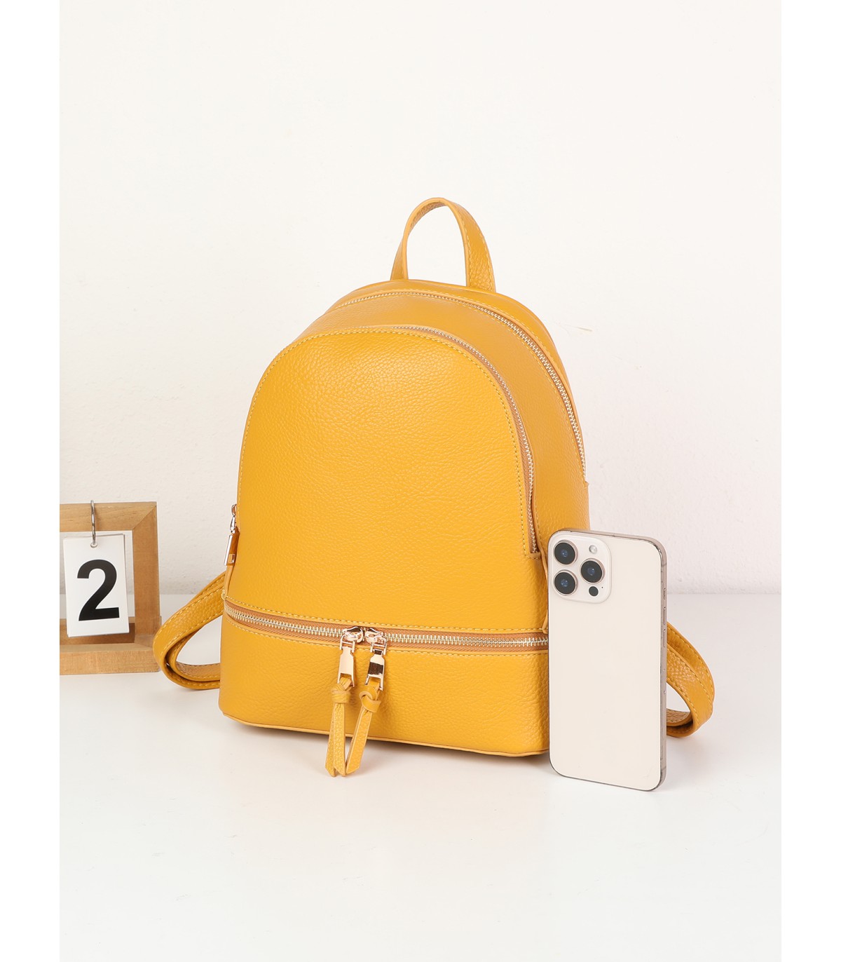 T11551 - Mochila con bolsillo frontal y cremallera