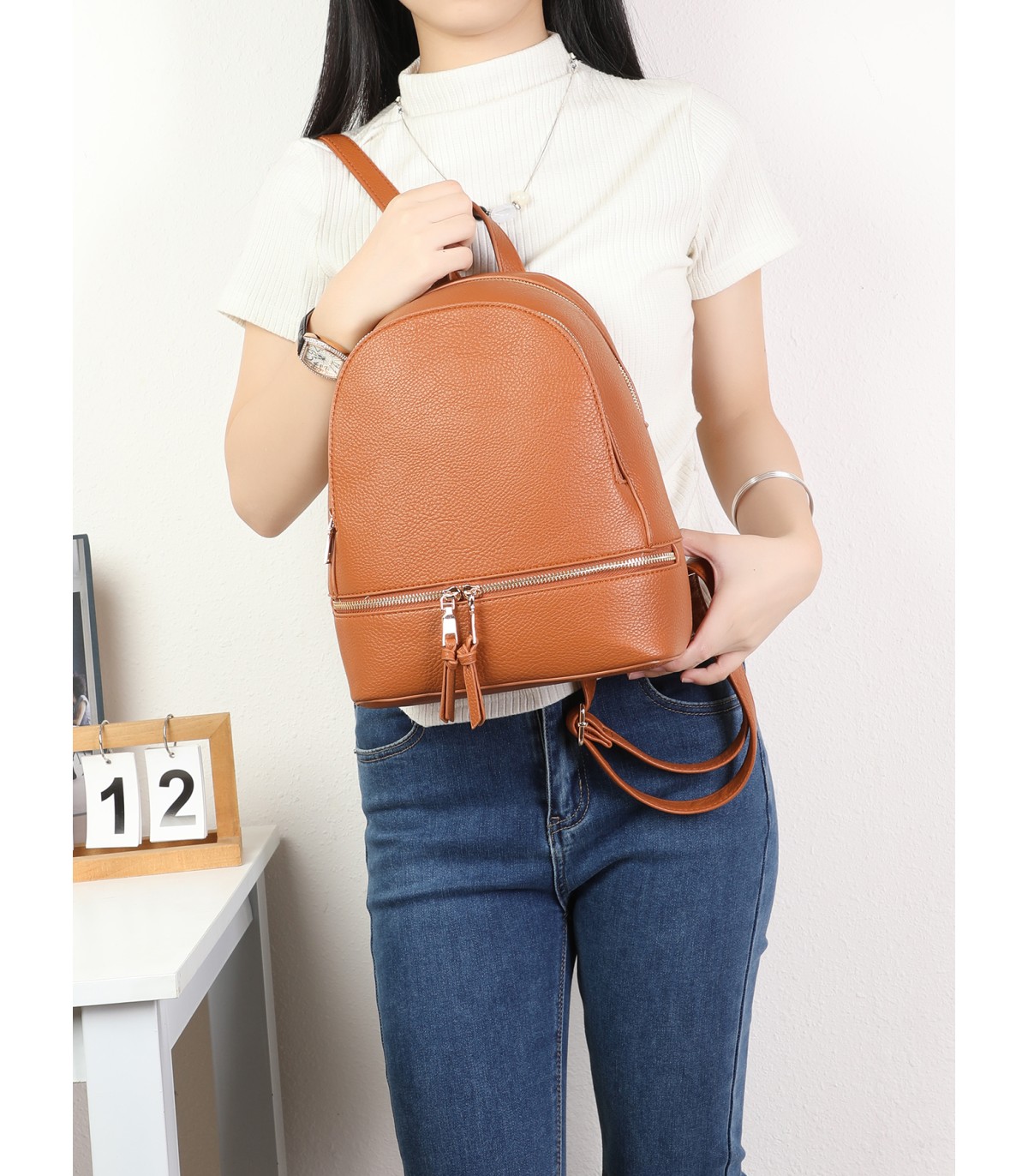 T11551 - Mochila con bolsillo frontal y cremallera