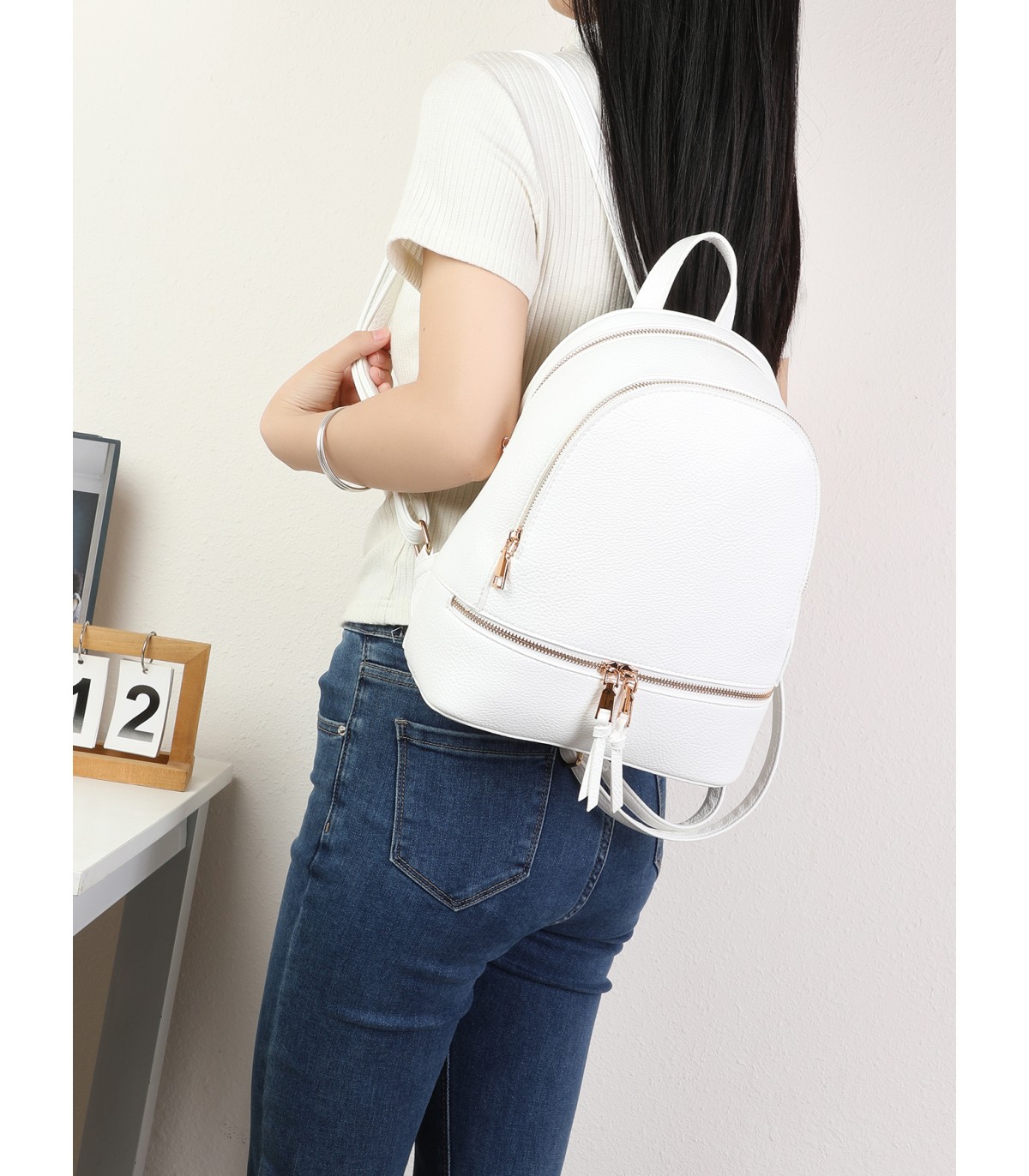 T11551 - Mochila con bolsillo frontal y cremallera