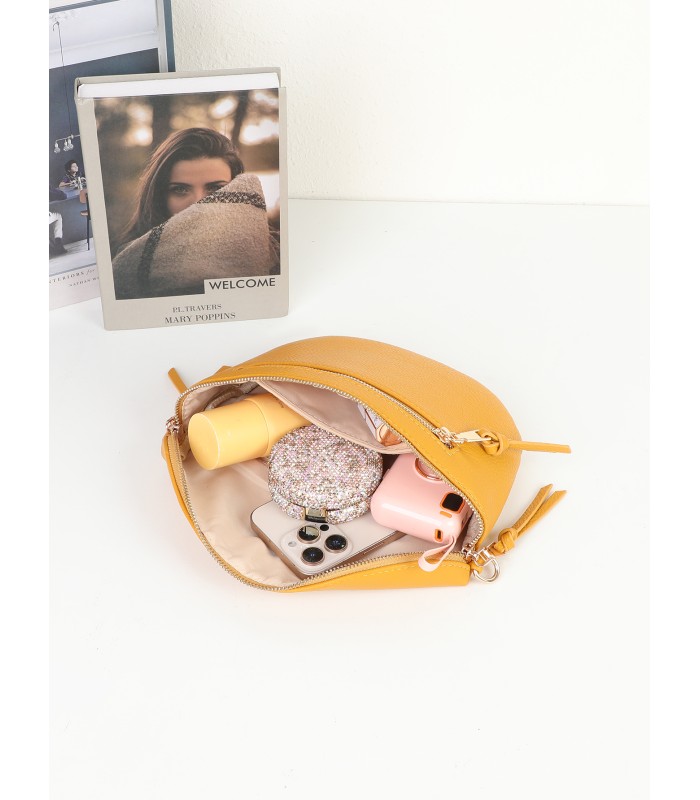 T11570 - Bolso estilo riñonera con borlas