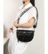 T11570 - Bolso estilo riñonera con borlas