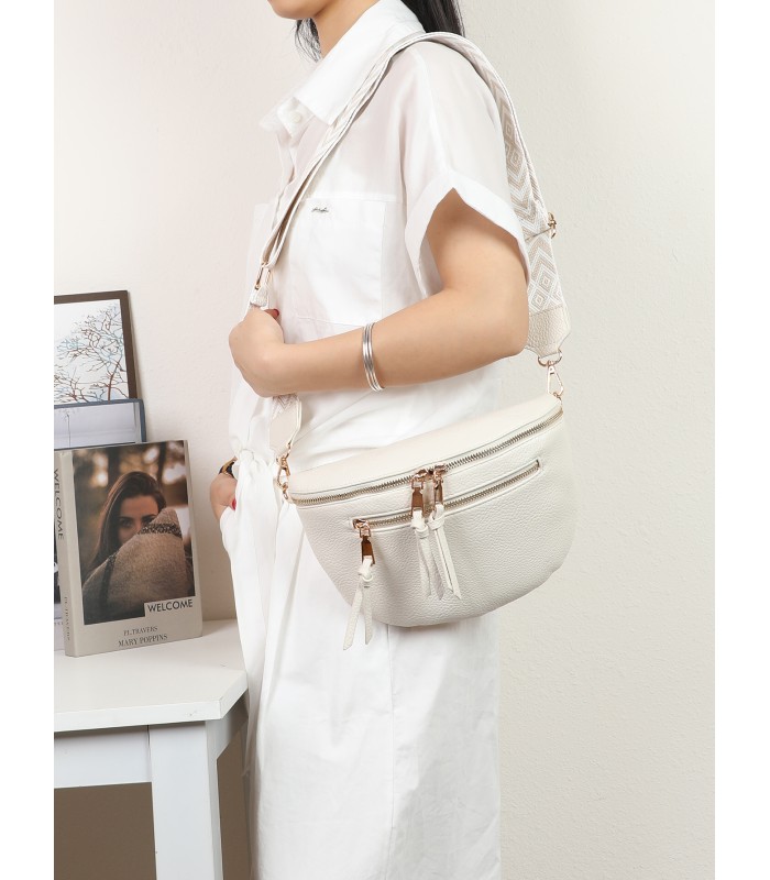 T11570 - Bolso estilo riñonera con borlas