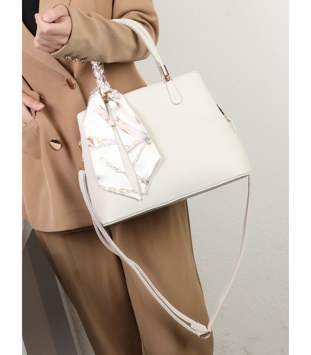 T11640 - Bolso bandolera con pañuelo y asas cortas
