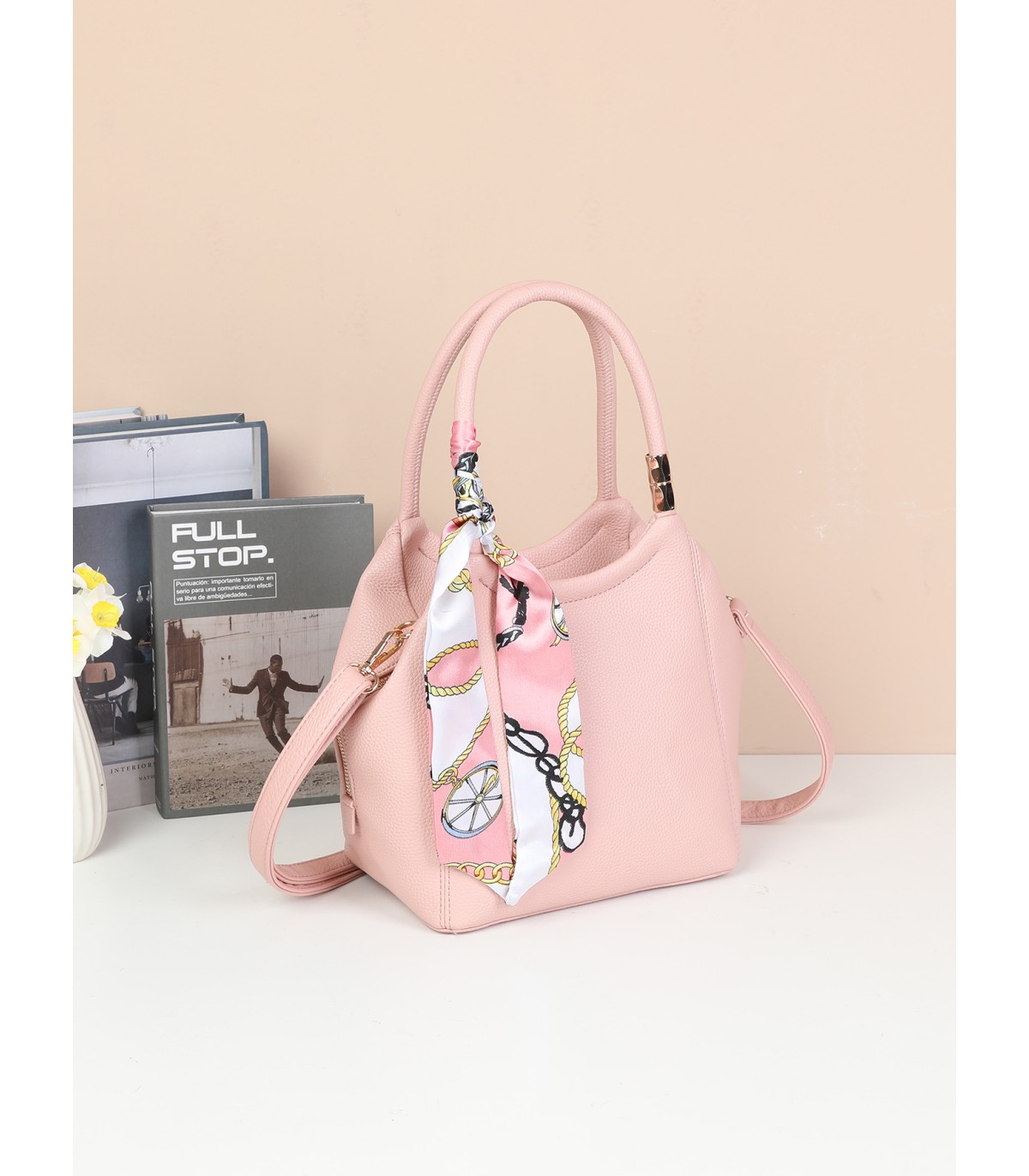 T11664 - Bolso pequeño de mano con pañuelo y bandolera