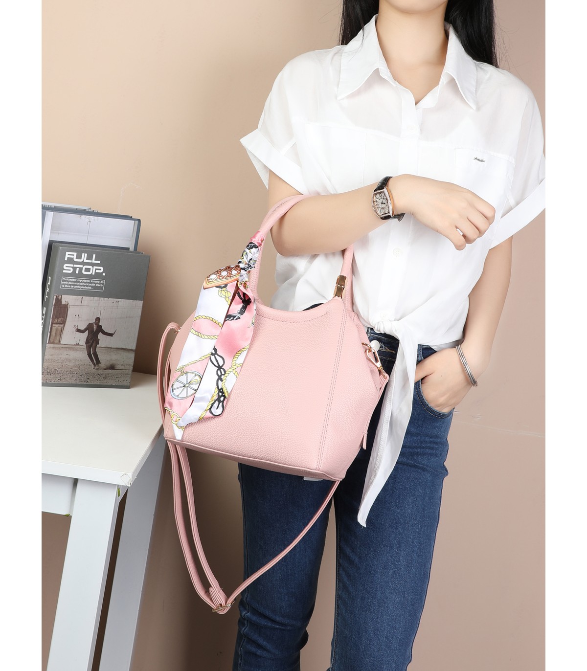 T11664 - Bolso pequeño de mano con pañuelo y bandolera