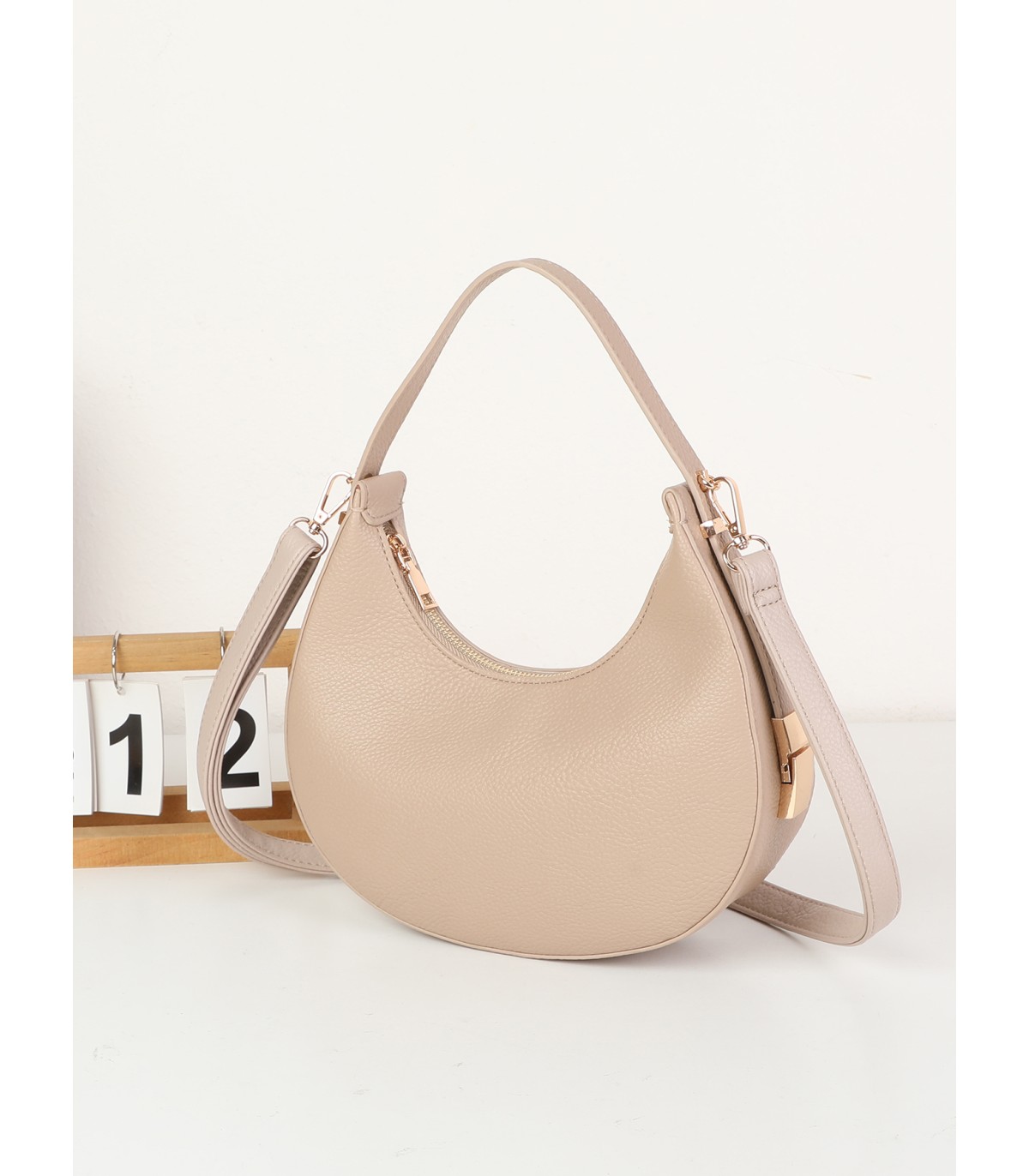 T11852 - Bolso medialuna con bandolera ajustable
