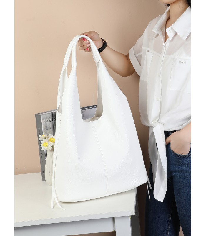 T11757 - Bolso estilo hongo con flecos a los lados amplio espacio interior