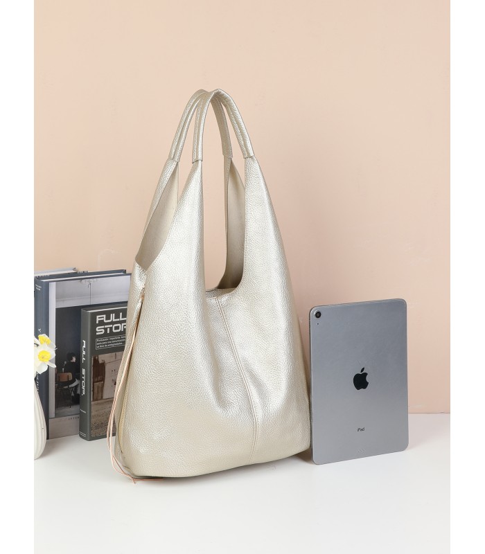 T11757 - Bolso estilo hongo con flecos a los lados amplio espacio interior