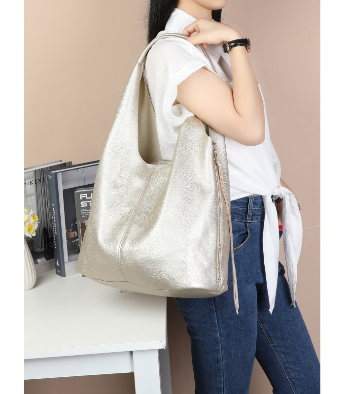T11757 - Bolso estilo hongo con flecos a los lados amplio espacio interior