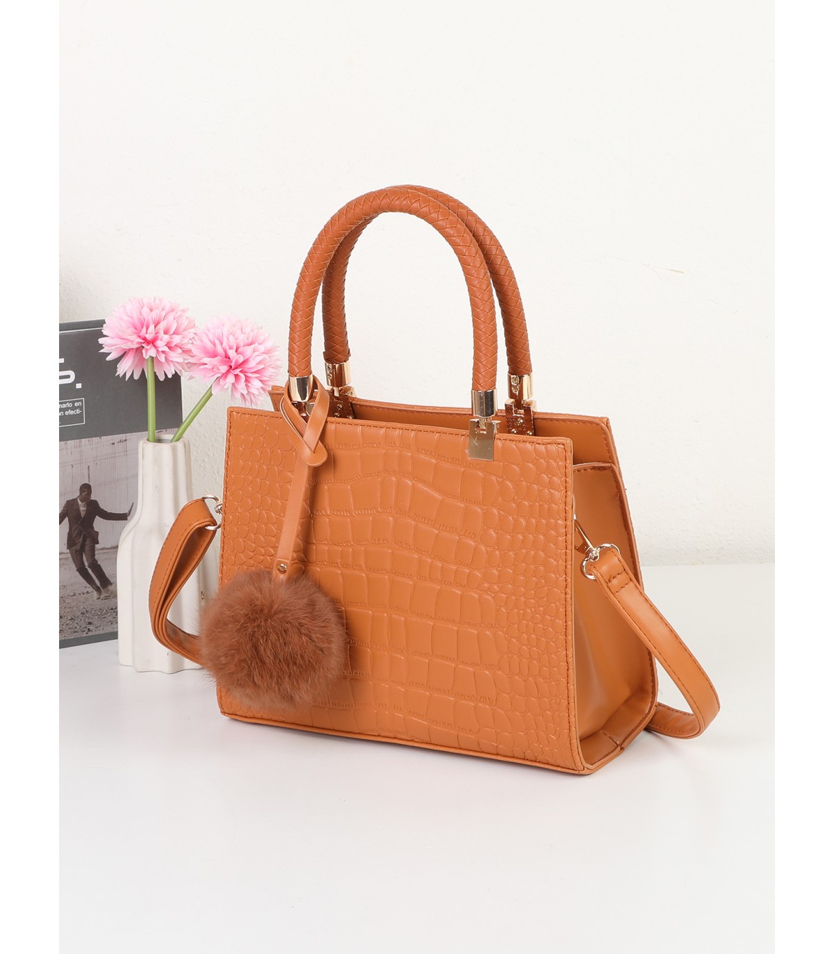 T11562 - Bolso bandolera con asas pequeñas y borla textura cuarteada
