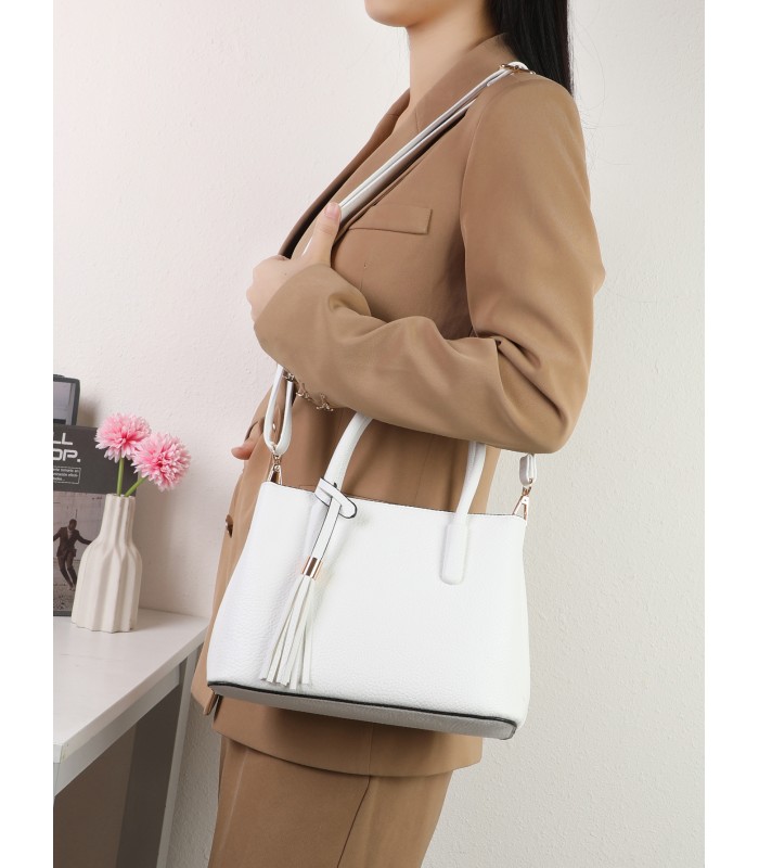T11718 - Bolso bandolera con amplio espacio interior y asa para llevarlo junto con una bandolera a juego