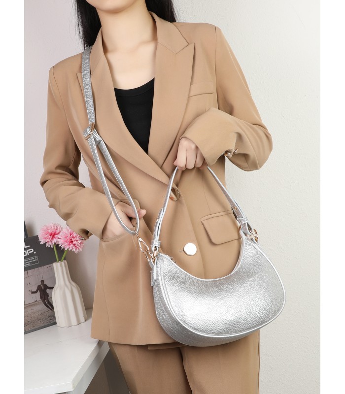 T11851 - Bolso de media luna con doble bandolera de cadena dorada