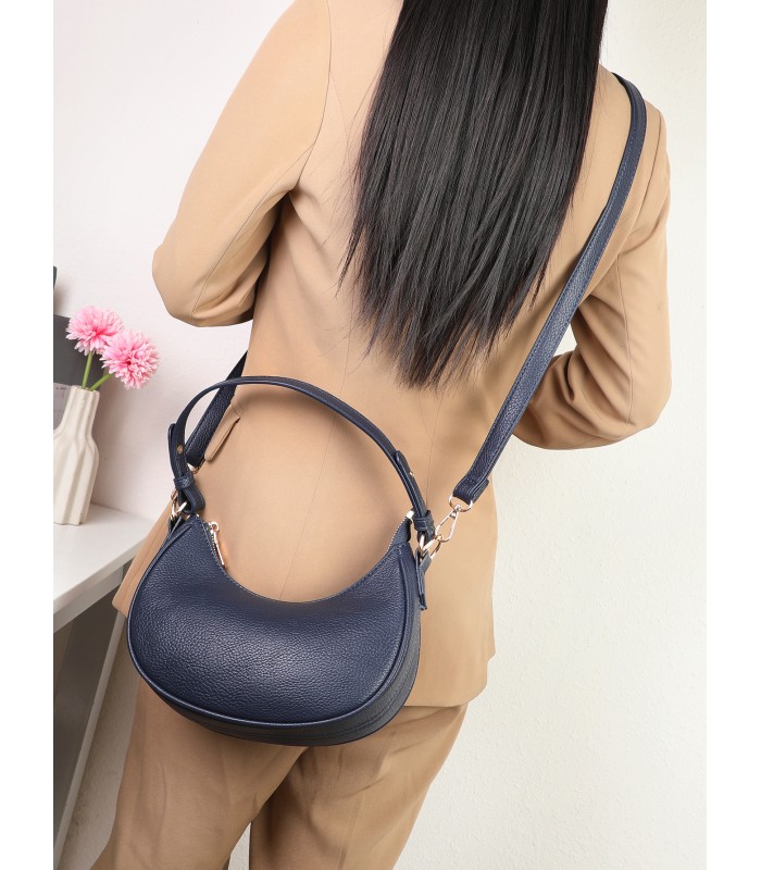 T11851 - Bolso de media luna con doble bandolera de cadena dorada