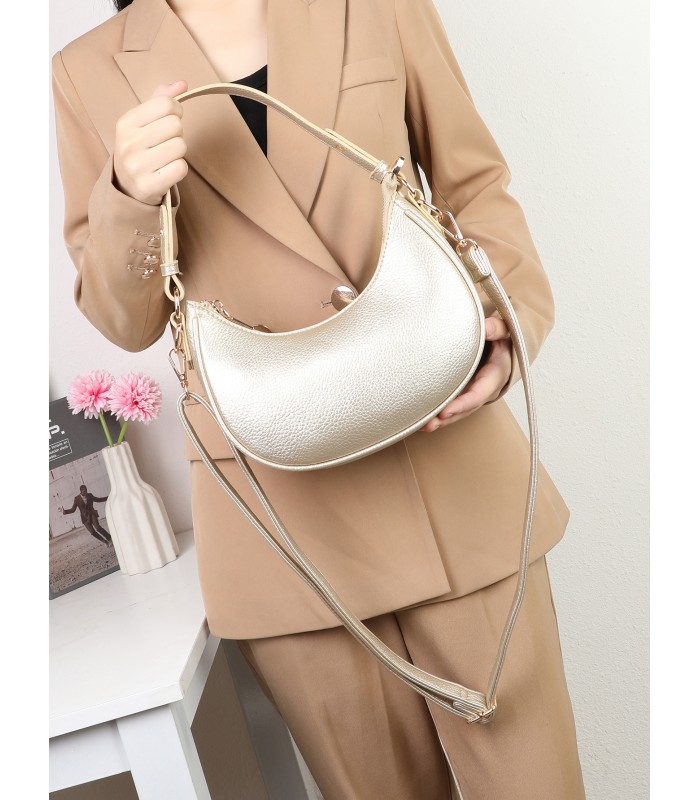 T11851 - Bolso de media luna con doble bandolera de cadena dorada
