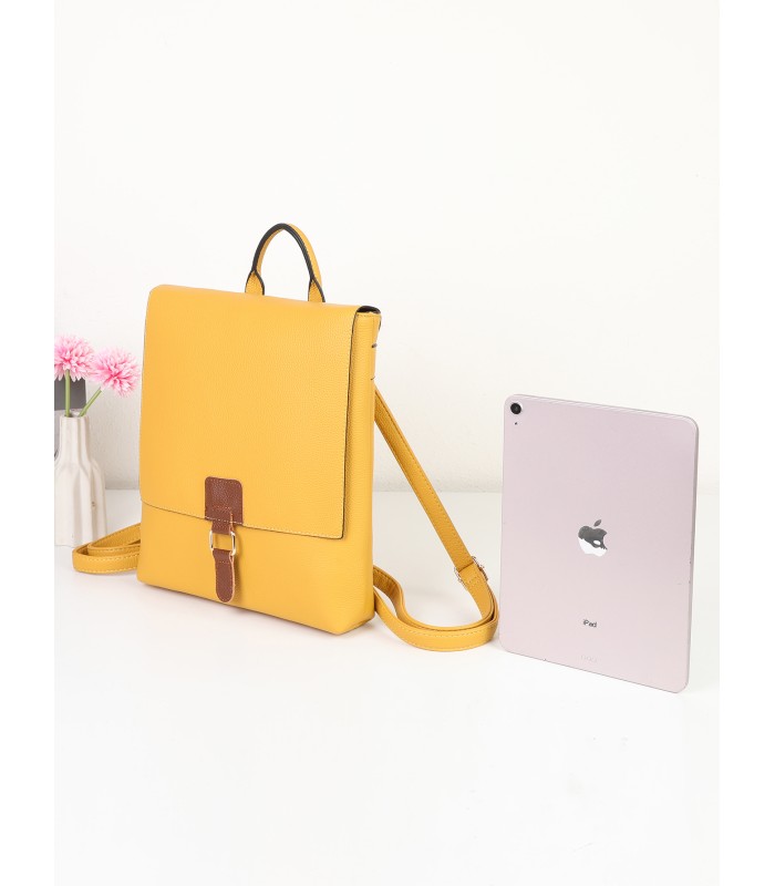 T11574 - Mochila rectangular con cierre de botón imantado