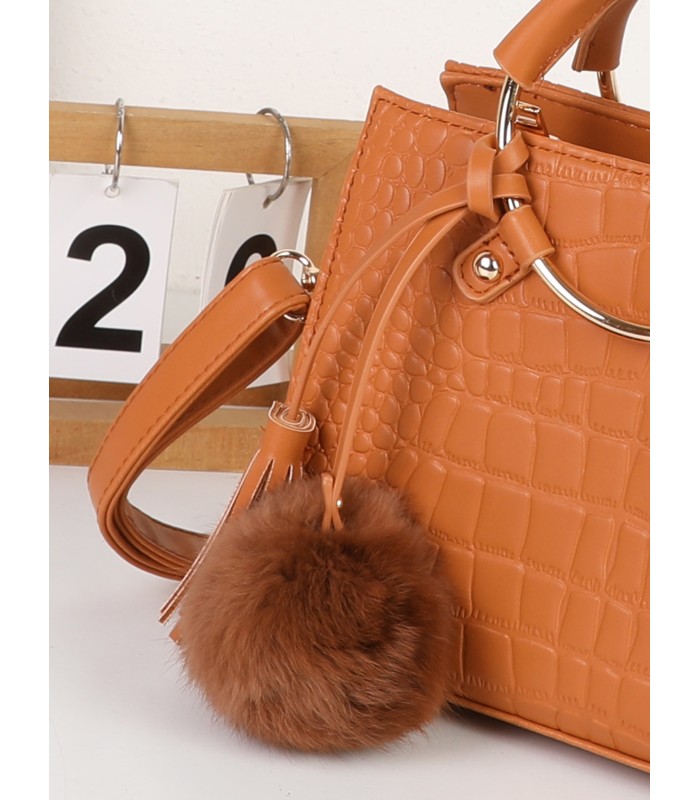 T11513 - Bolso bandolera con asas de metal redondas y borla a juego