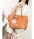 T11889 - Bolso de hombro amplio con pañuelo y textura cuarteada