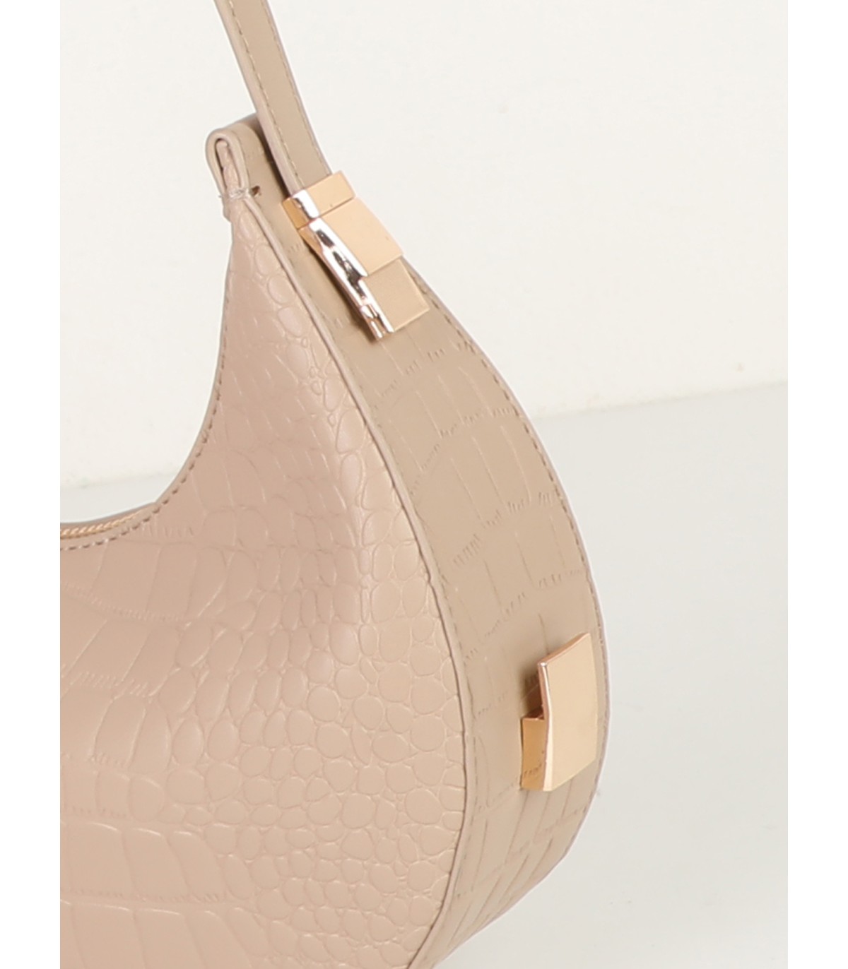 T11918- Bolso medialuna con bandolera ajustable