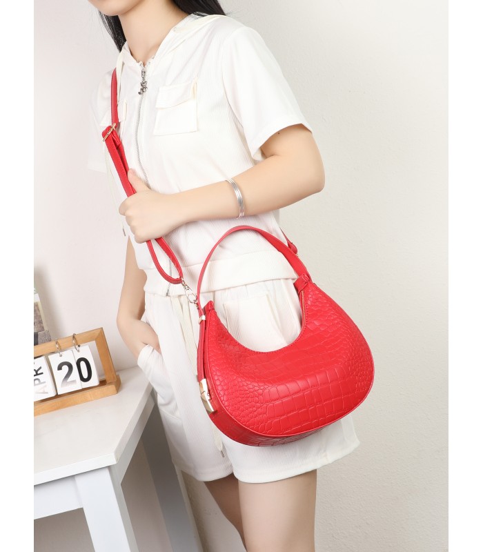 T11918- Bolso medialuna con bandolera ajustable