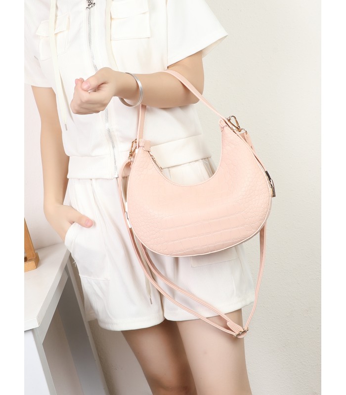 T11918- Bolso medialuna con bandolera ajustable