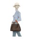 T11924-Bolso tipo tote elegante con monograma clásico y detalles modernos de cadenas
