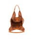 T11928-Bolso tipo Hobo o de hombro, caracterizado por un diseño artístico con calados