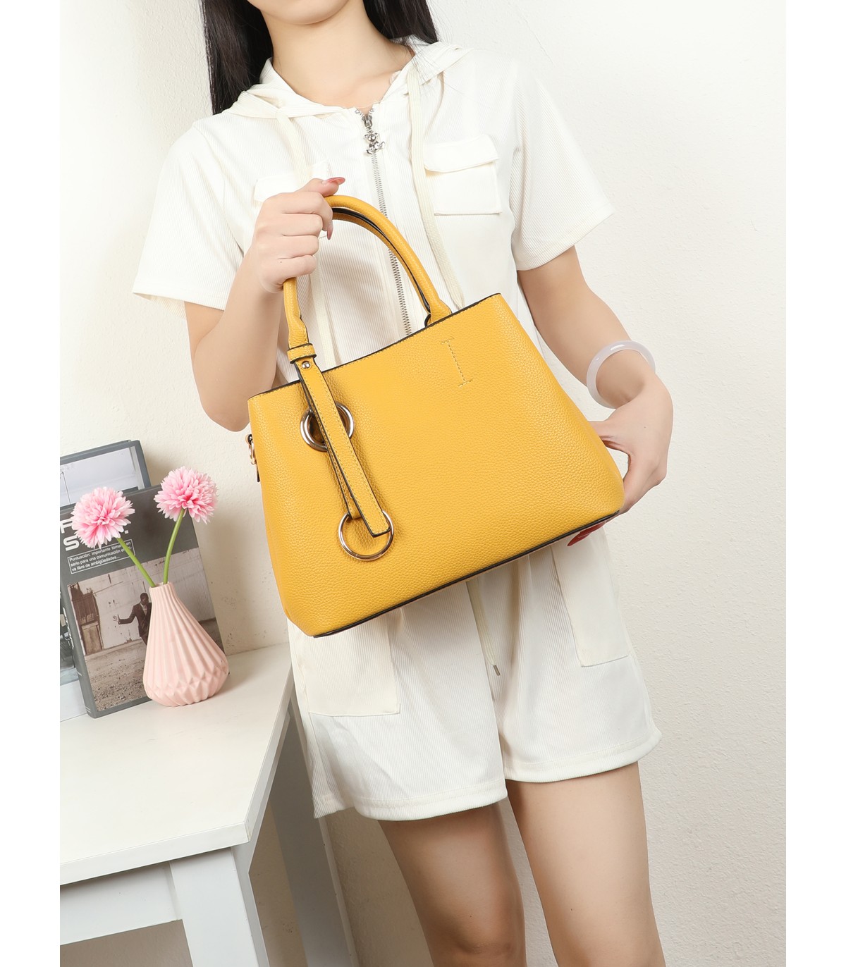 T11931-Bolso de Mano Estilo Satchel