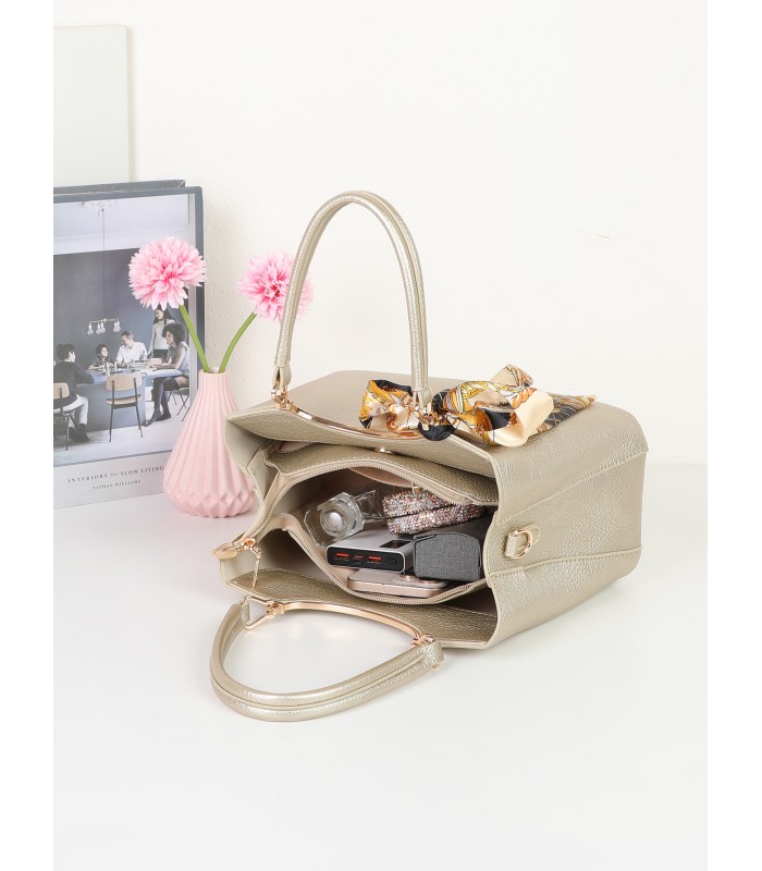 T11939-Bolso Satchel con Pañuelo Decorativo