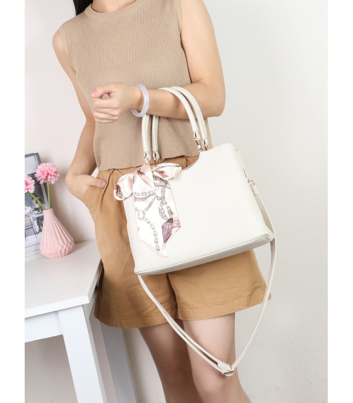 T11939-Bolso Satchel con Pañuelo Decorativo