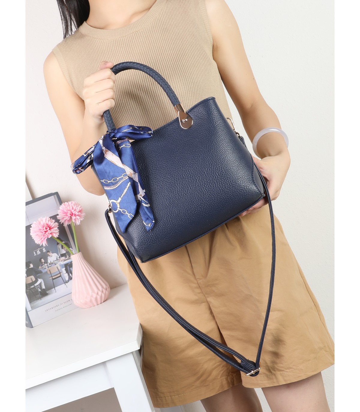T11944-Mini Satchel Elegante con Pañuelo