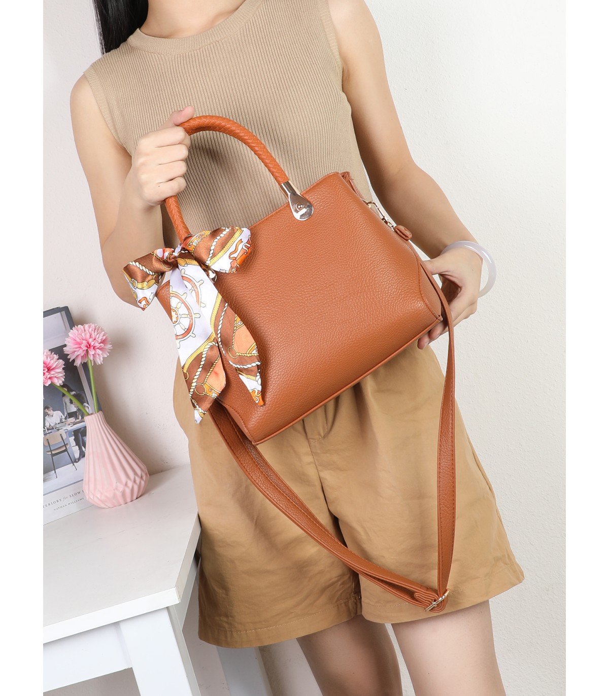 T11944-Mini Satchel Elegante con Pañuelo