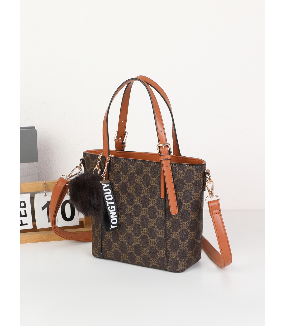 T11780 - Bolso bandolera con pompón