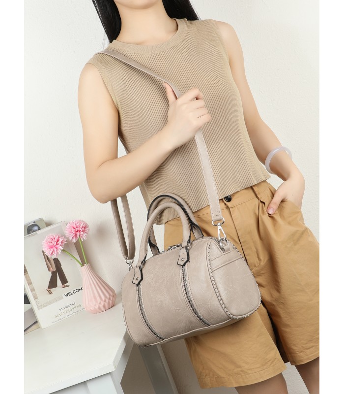 T11844 - Bolso rectangular casi redondo con decoración de bolitas