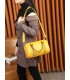 T11844 - Bolso rectangular casi redondo con decoración de bolitas