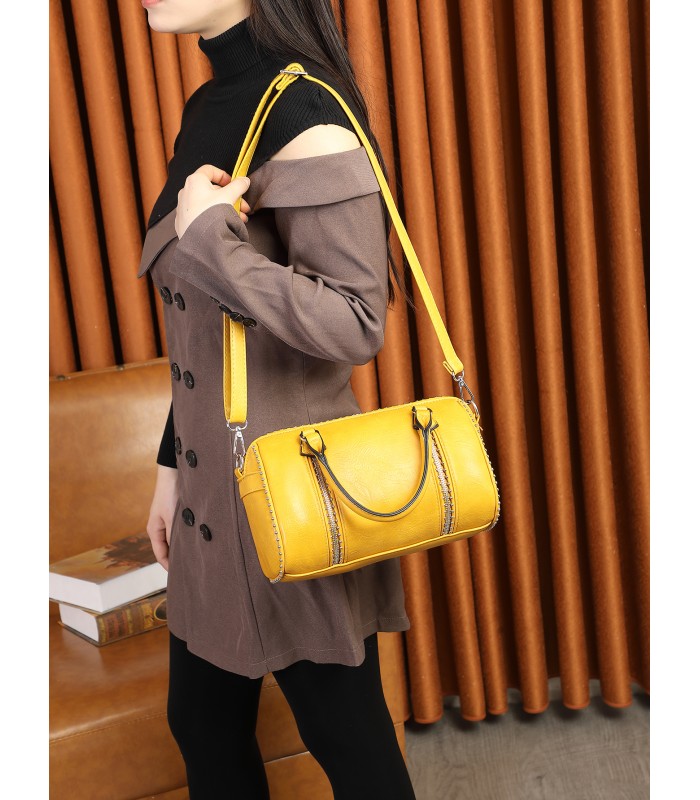 T11844 - Bolso rectangular casi redondo con decoración de bolitas