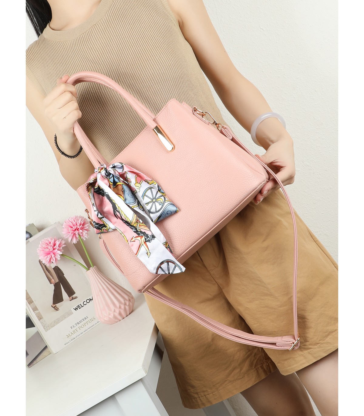 T11950-Bolso de Mano Elegante con Pañuelo Decorativo