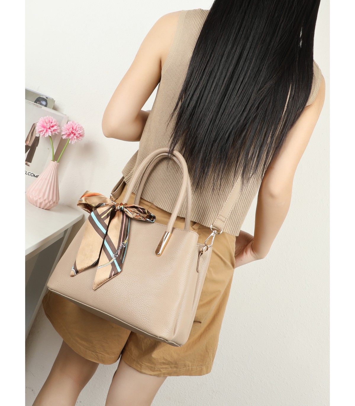 T11950-Bolso de Mano Elegante con Pañuelo Decorativo