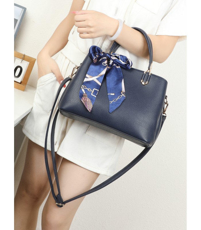 T11940-Bolso de Mano Clásico con Detalle de Pañuelo