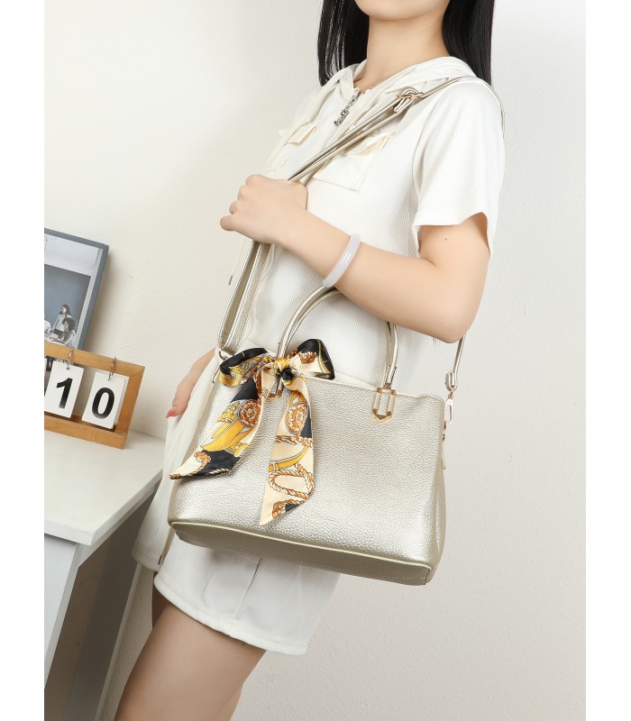 T11940-Bolso de Mano Clásico con Detalle de Pañuelo