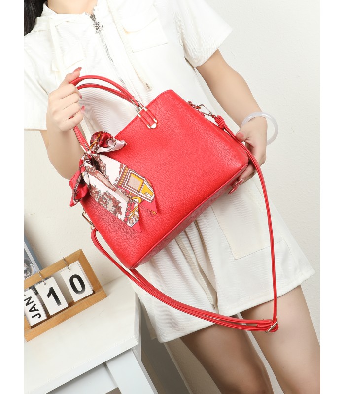 T11940-Bolso de Mano Clásico con Detalle de Pañuelo