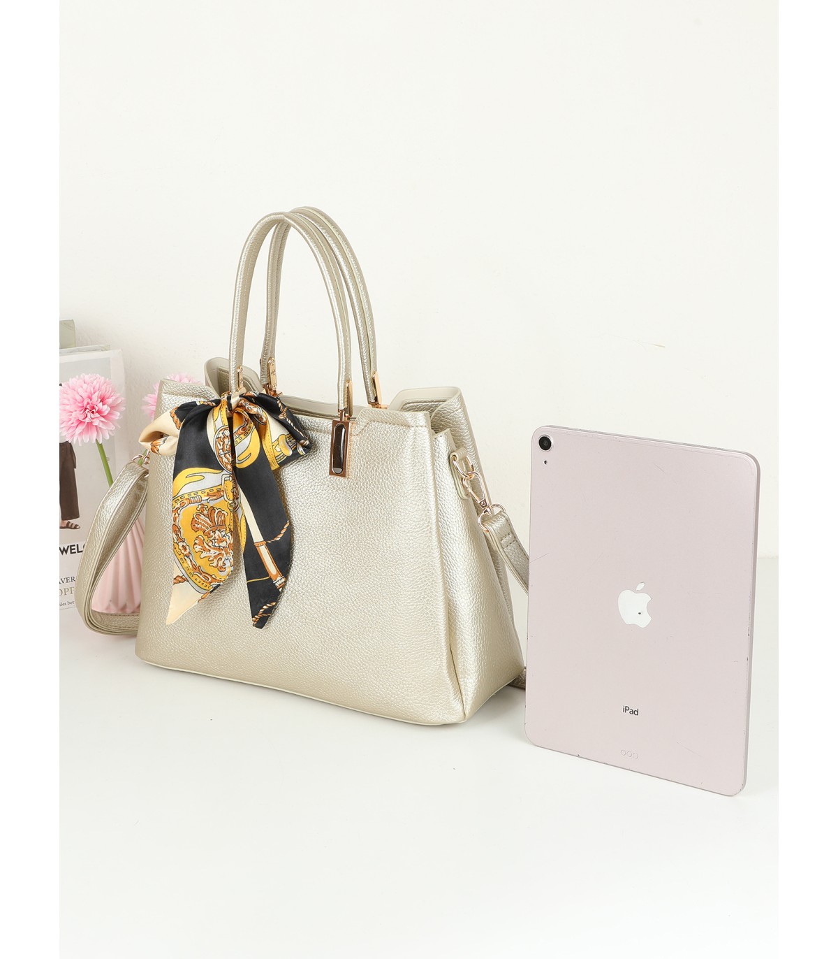 T11941-Bolso Tote Estructurado con Pañuelo de Gala
