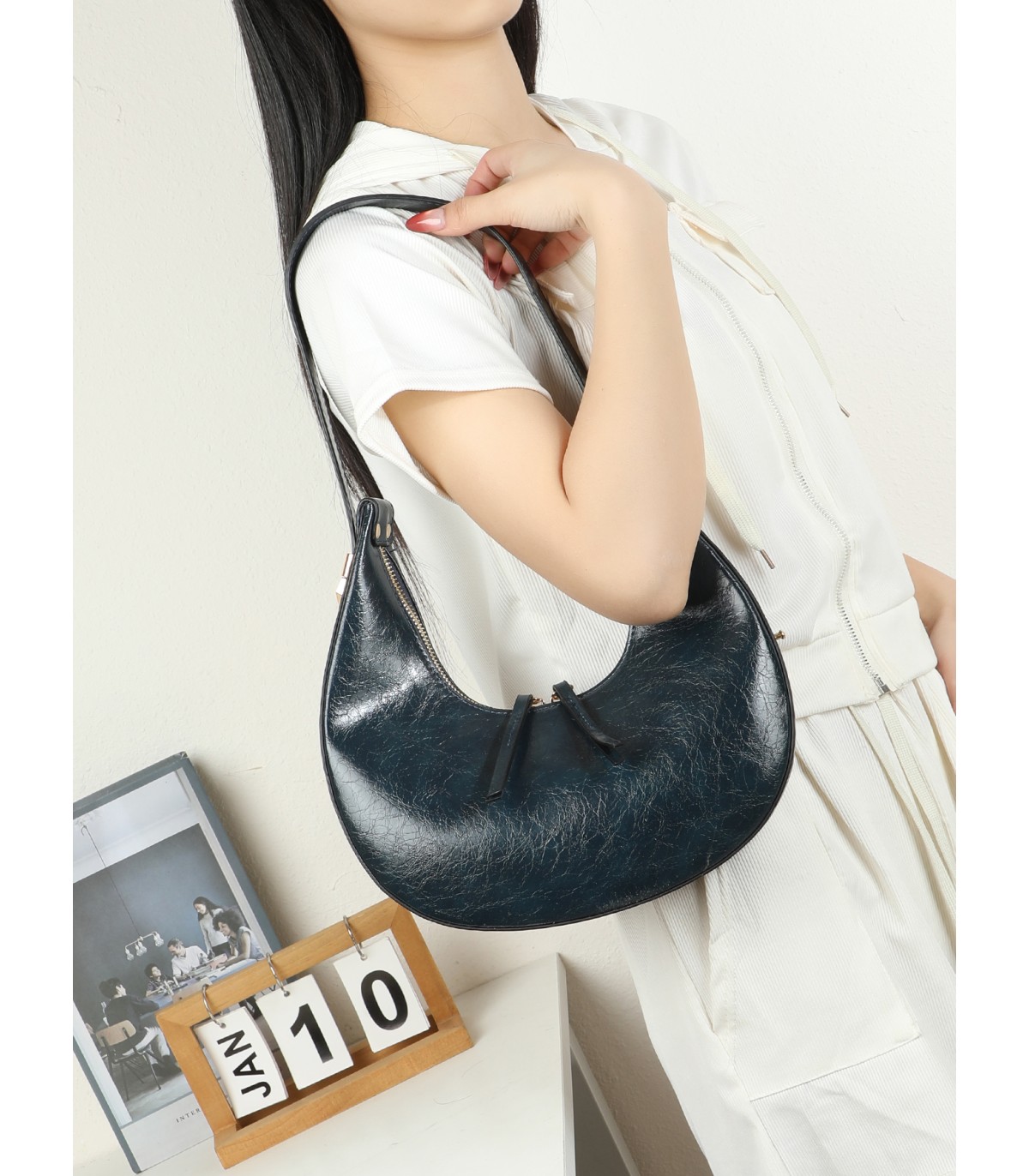T11958-Bolso de Hombro Estilo "Moon Bag