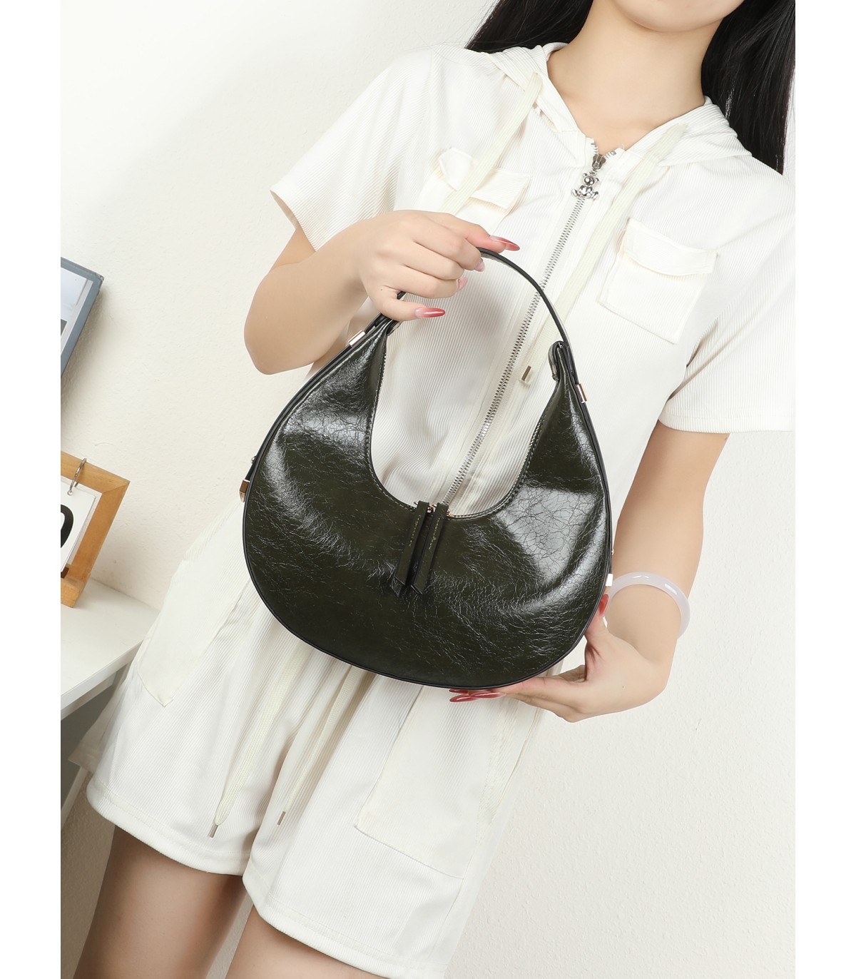 T11958-Bolso de Hombro Estilo "Moon Bag